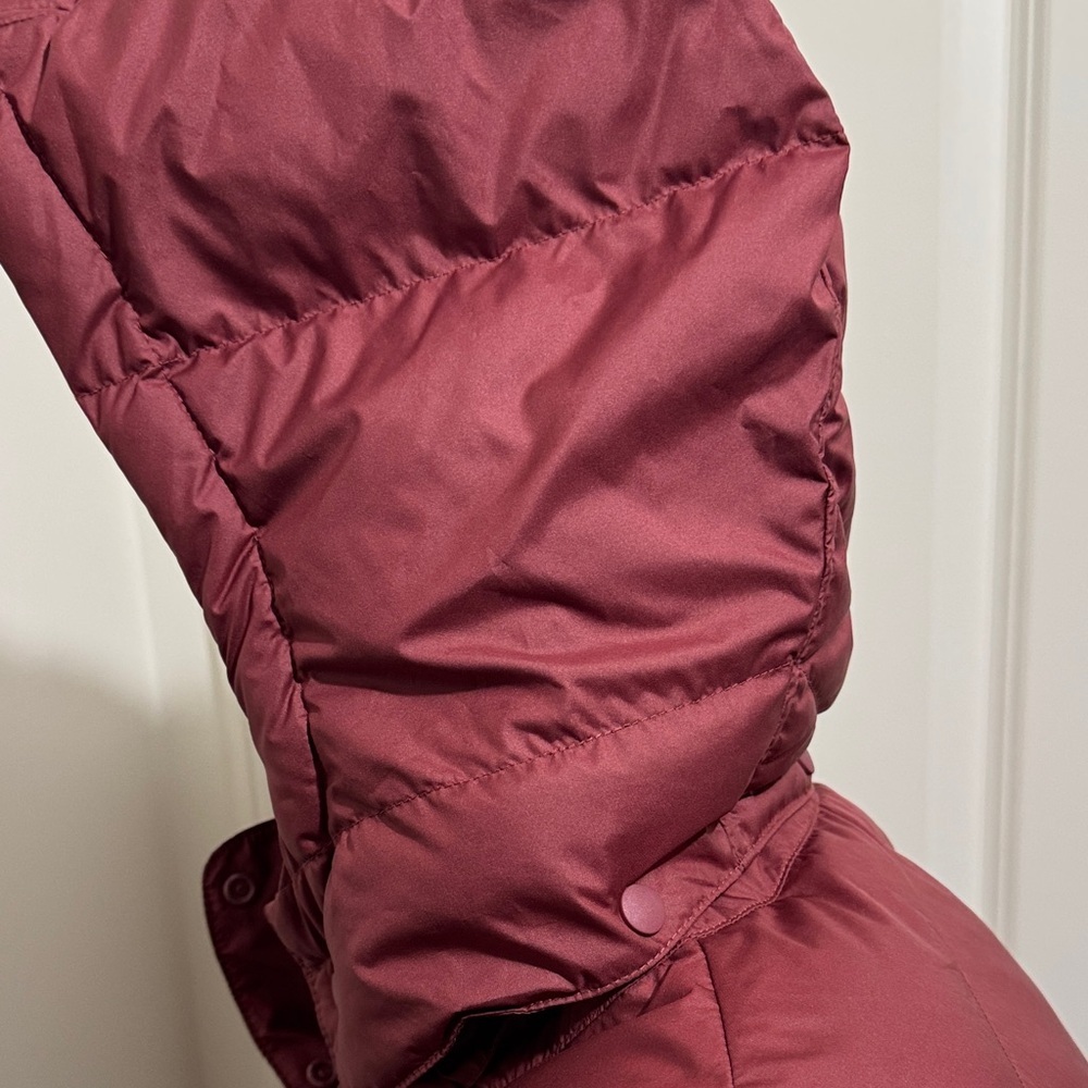 Patagonia Women's Down Burgundy Puffer Jacket with Hood - Picture 8 of 14